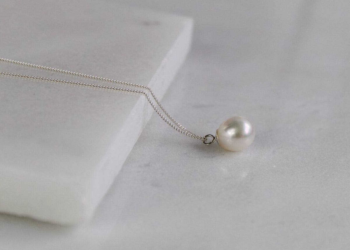 Single floating sale pearl necklace